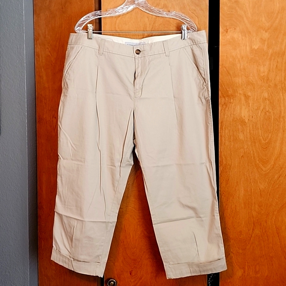 Old Navy midrise capris 16